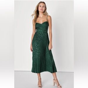 Lulu's Emerald Green Pleated Midi Dress